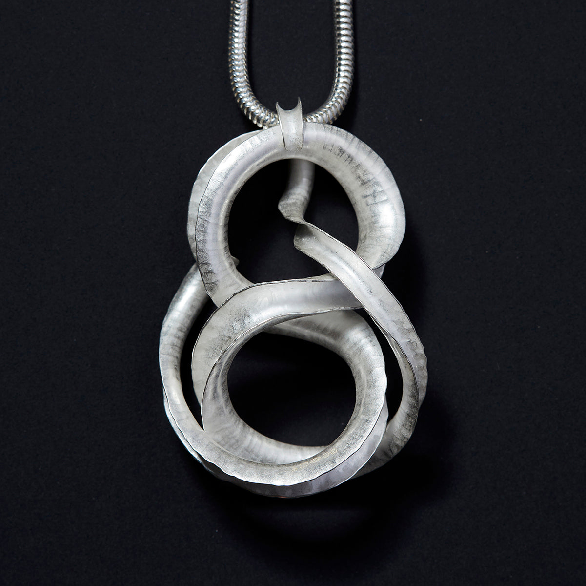 Tentacular pendant